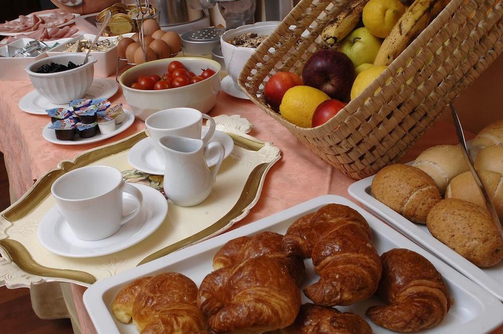 Relais Dante E Beatrice Bed & Breakfast Флоренция Екстериор снимка