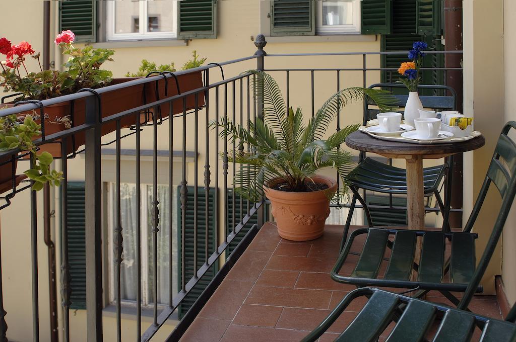Relais Dante E Beatrice Bed & Breakfast Флоренция Екстериор снимка